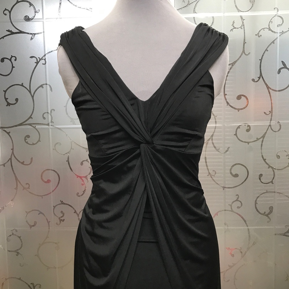MONACO-EUC- RARELY WORN OFF THE SHOULDER LBD SMALL